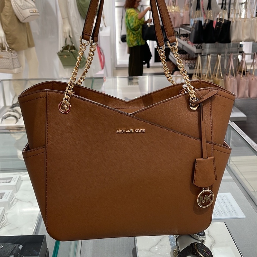 Michael Kors Jet Set Travel Large Chained Tote Shoulder Bag MK Luggage 

NWT